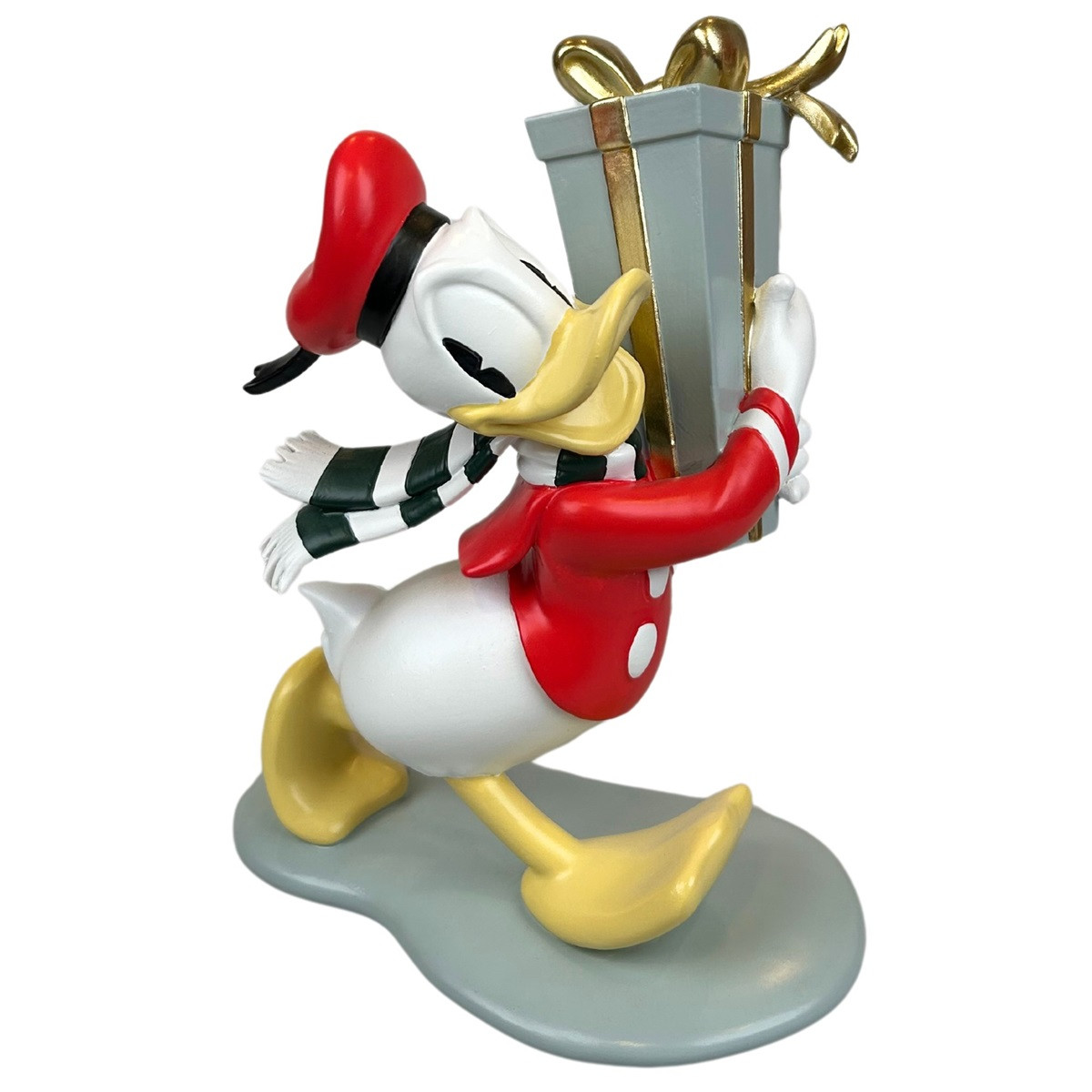 Weihnachtsfigur Donald mit Geschenk - DN25213 - Christmas Inspirations Disney Disney Weihnachtsfigur