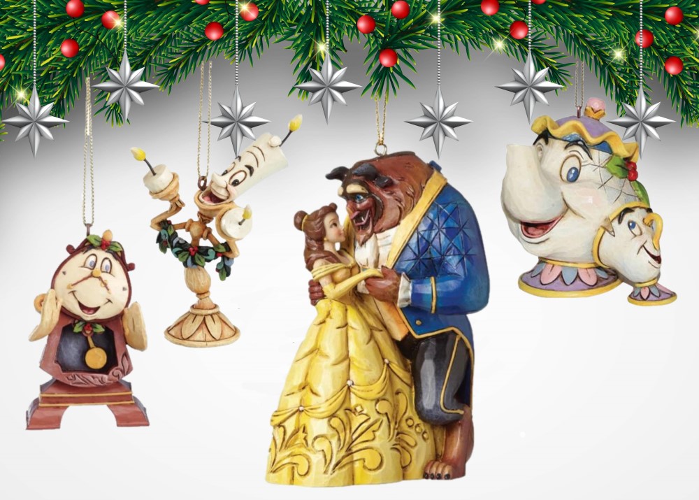 Disney Traditions, Jim Shore, A27429_60, Beauty and the Beast, Schöne und das Biest, Cogsworth, Herr von Unruh, Lumière, Mrs. Potts & Chip, Mrs. Potts & Tassilo, Jim Shore Disney, Jim Shore Disneyfigur, Jim Shore Weihnachten, Jim Shore Winnie Puuh